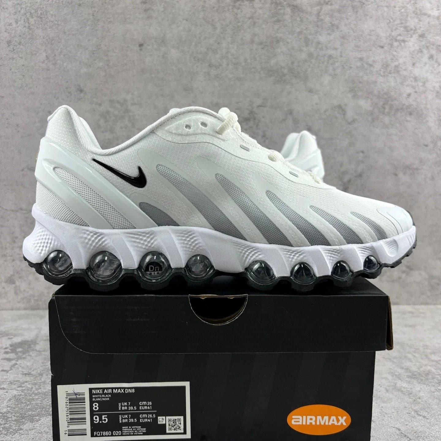 Nike Air Max DN8 White/Black