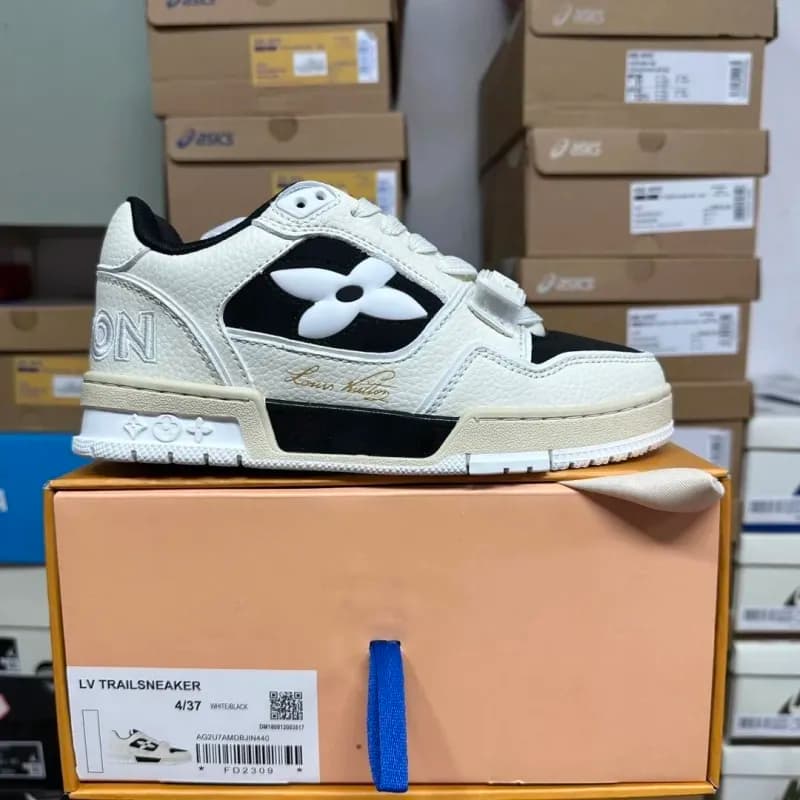 Louis Vuitton LV Trail Sneaker White/Black