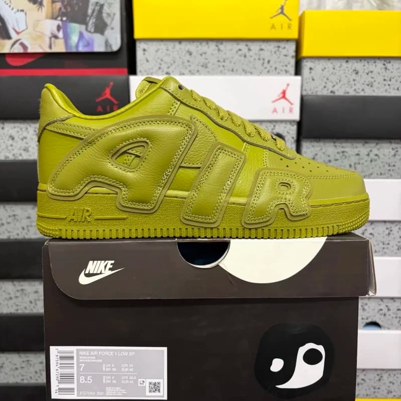 Nike Air Force 1 Low SP Off-White Volt