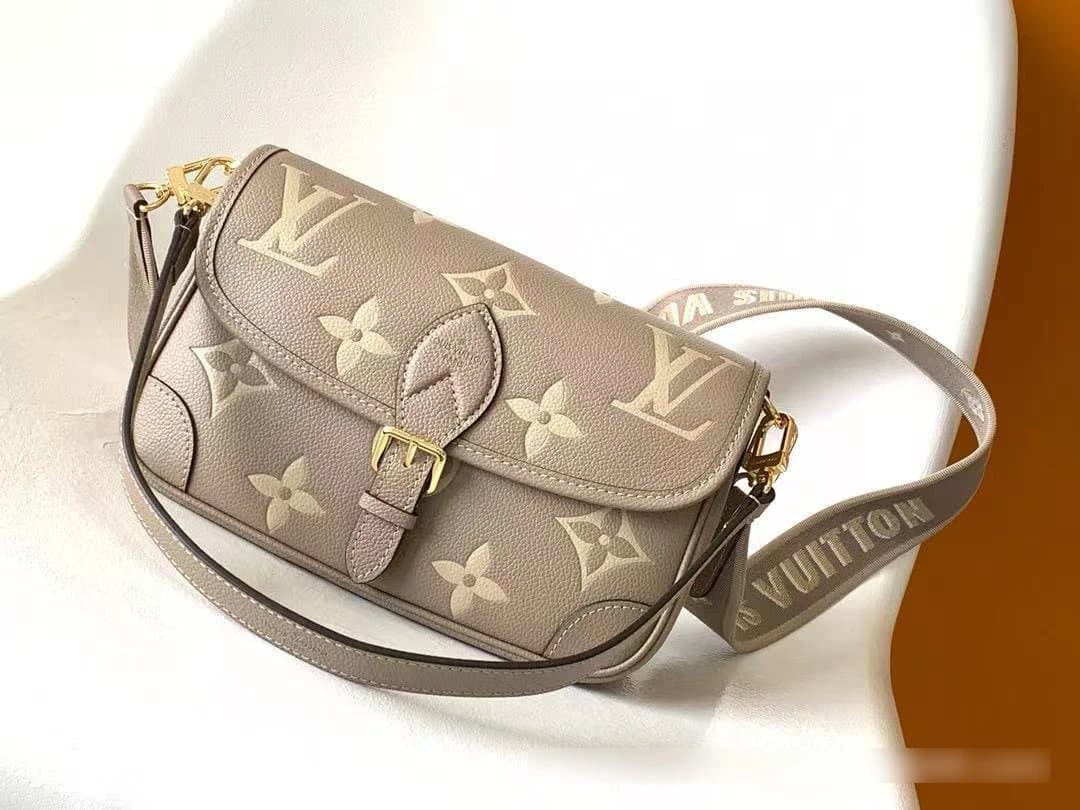 Louis Vuitton Montsouris Backpack Monogram Canvas — L-02