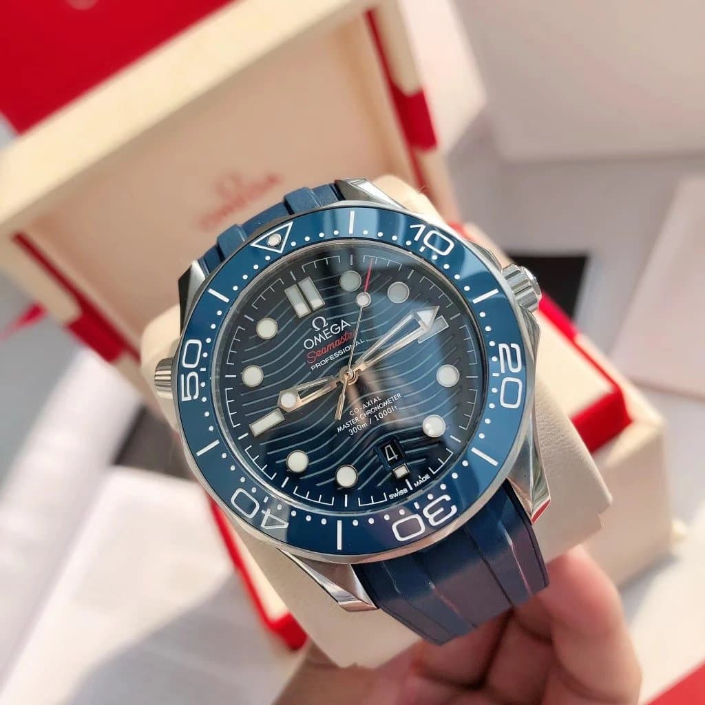 Omega Seamaster Diver 300M Wave Pattern Dial — 银壳·蓝盘蓝胶带【蓝圈】