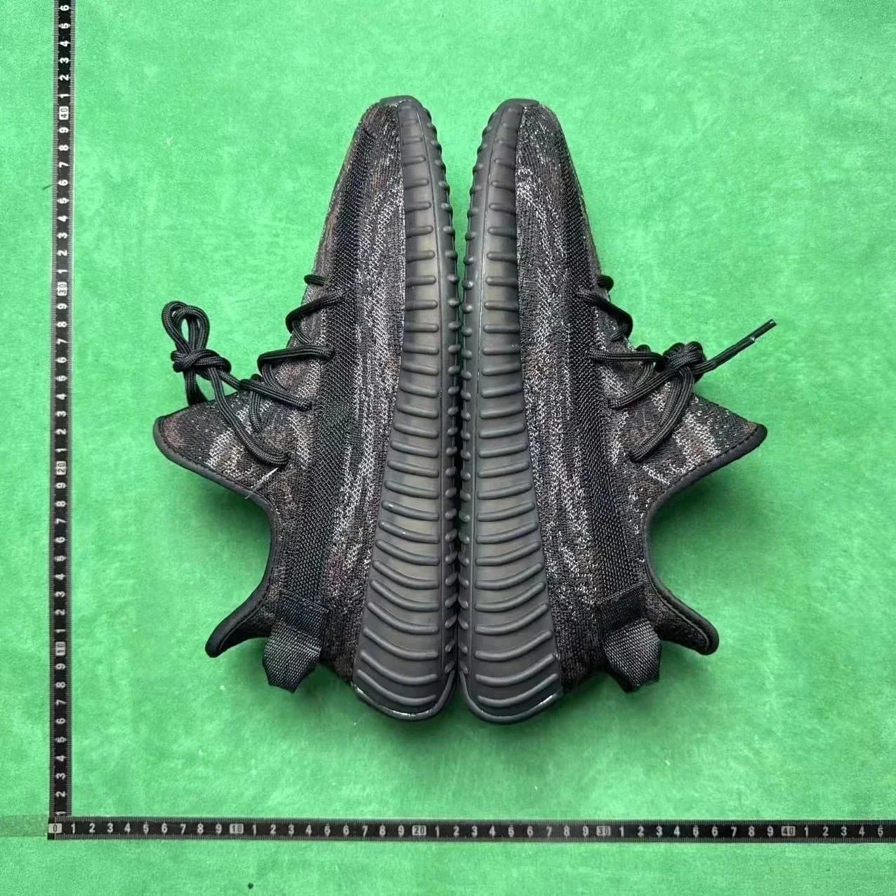 Yeezy Boost 350 V2 Zebra