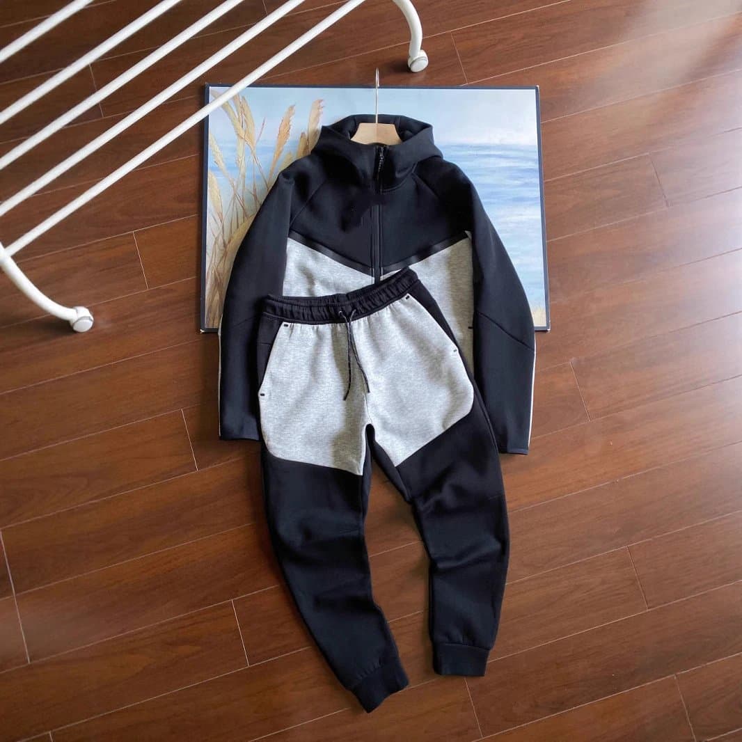 Nike Tech Fleece Shorts Solid Black — 藏青短裤