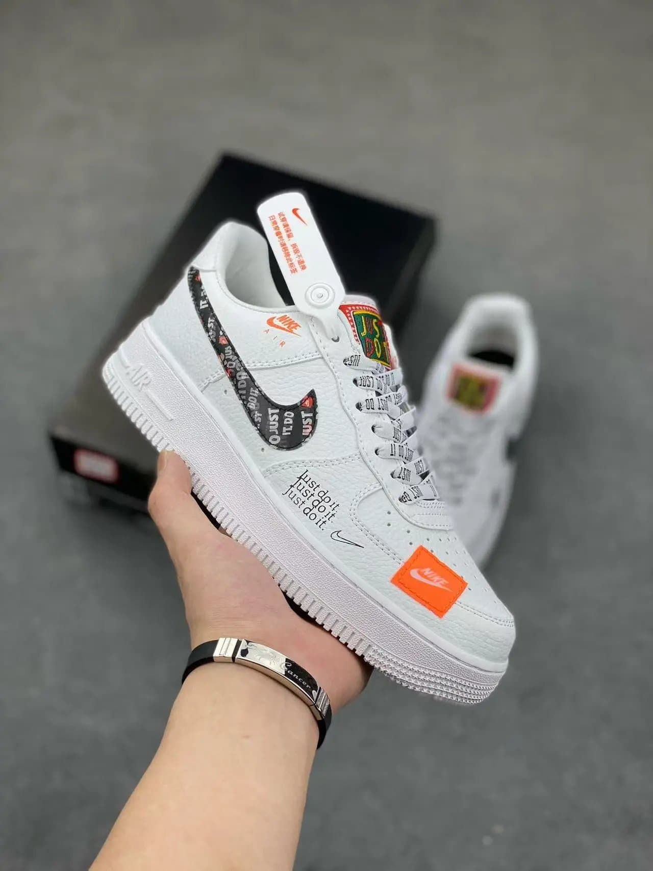 Nike Air Force 1 Low Supreme Box Logo — 27