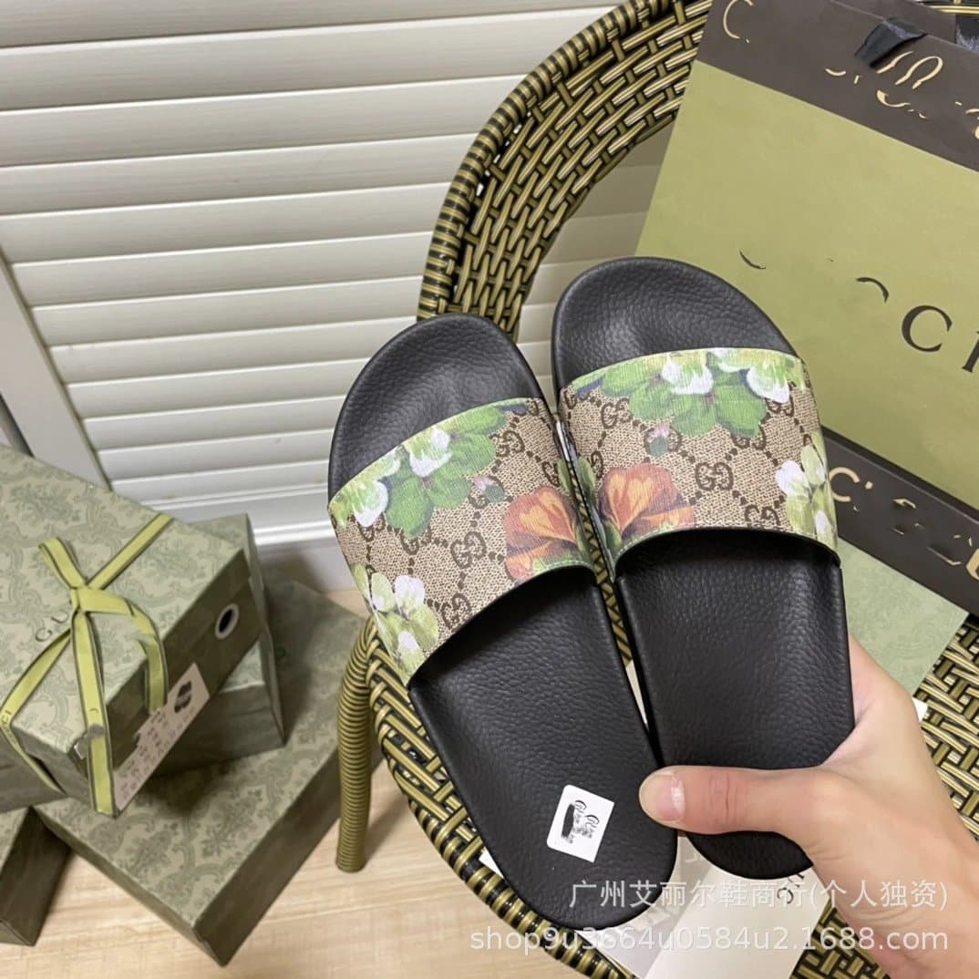 Gucci Slide Sandal Interlocking G — 绿花