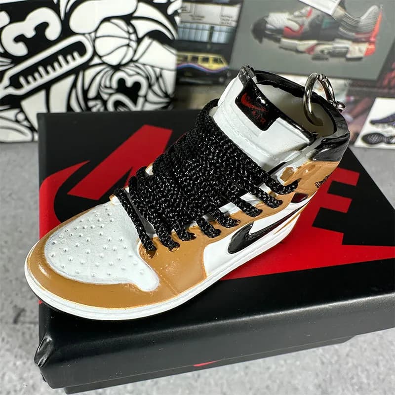 Air Jordan 1 High Miniature Keychain — 126.gold, white and black hook + box