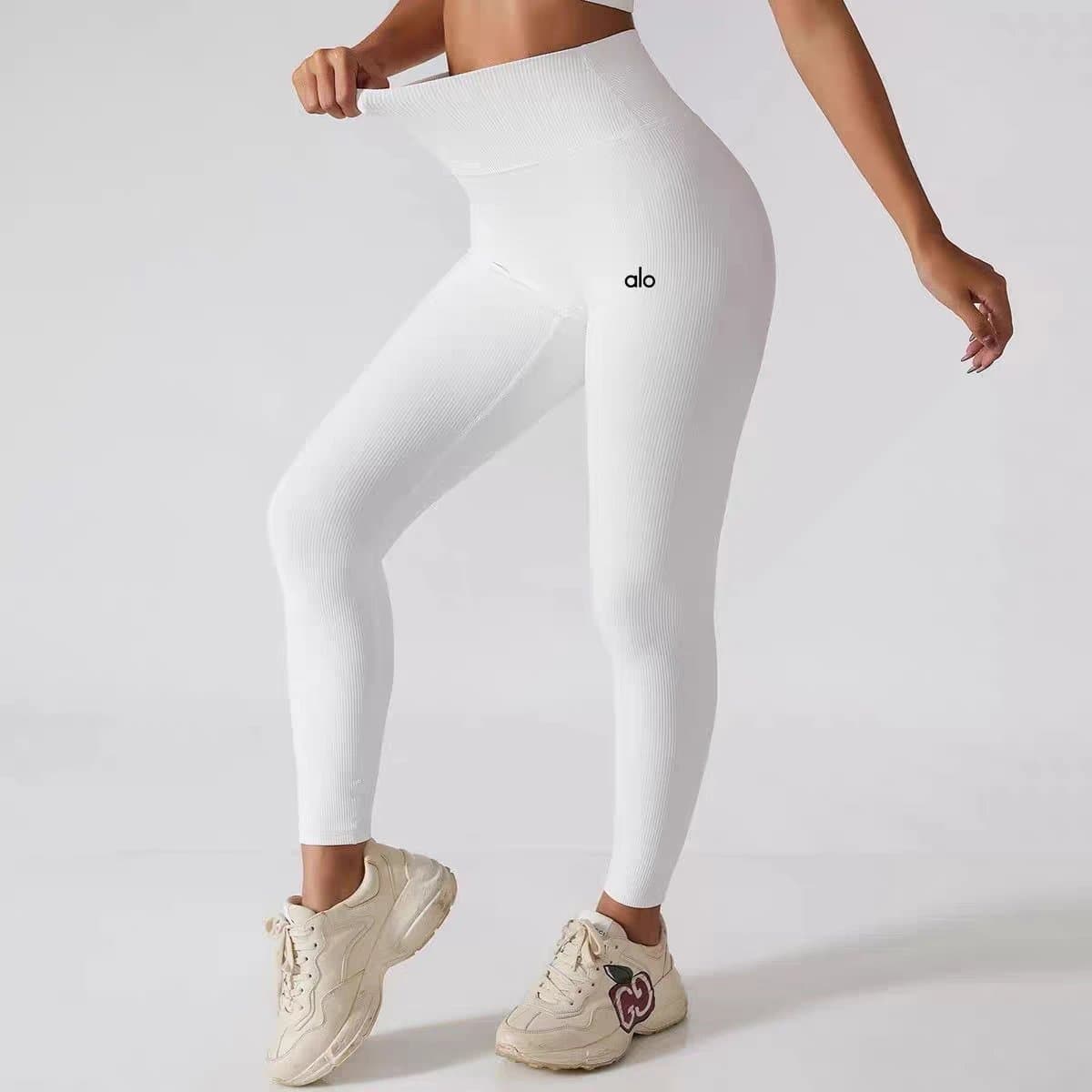 Lululemon High-Waisted Shorts Ribbed Performance — 白色螺纹-长裤