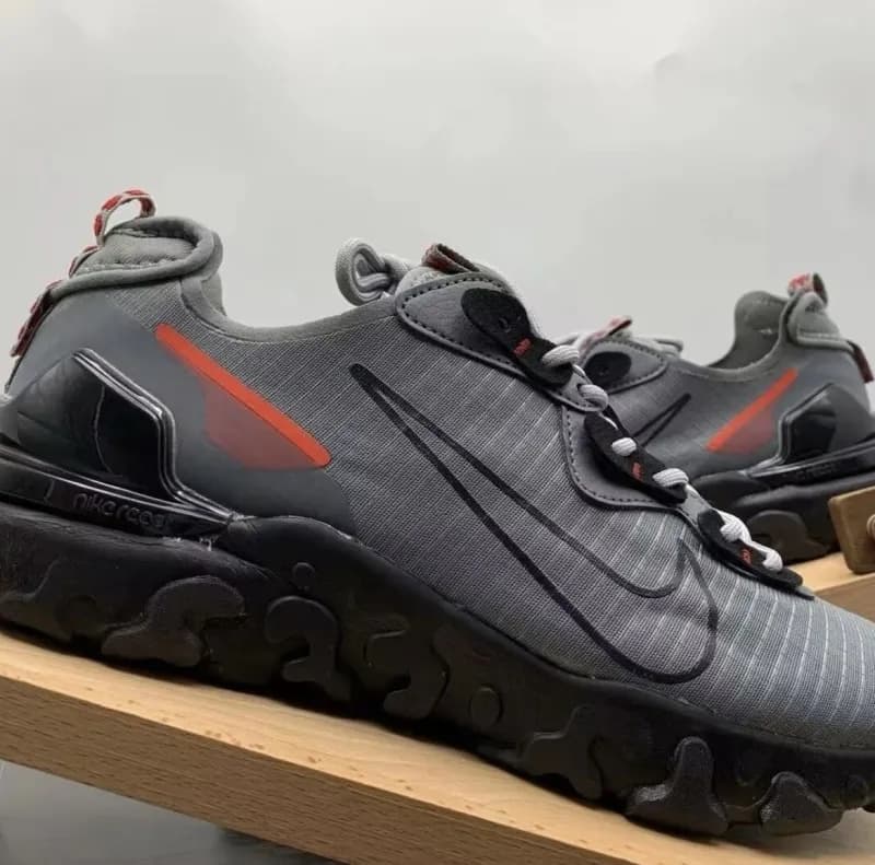 Nike Air VaporMax Plus Black White — 二代灰红