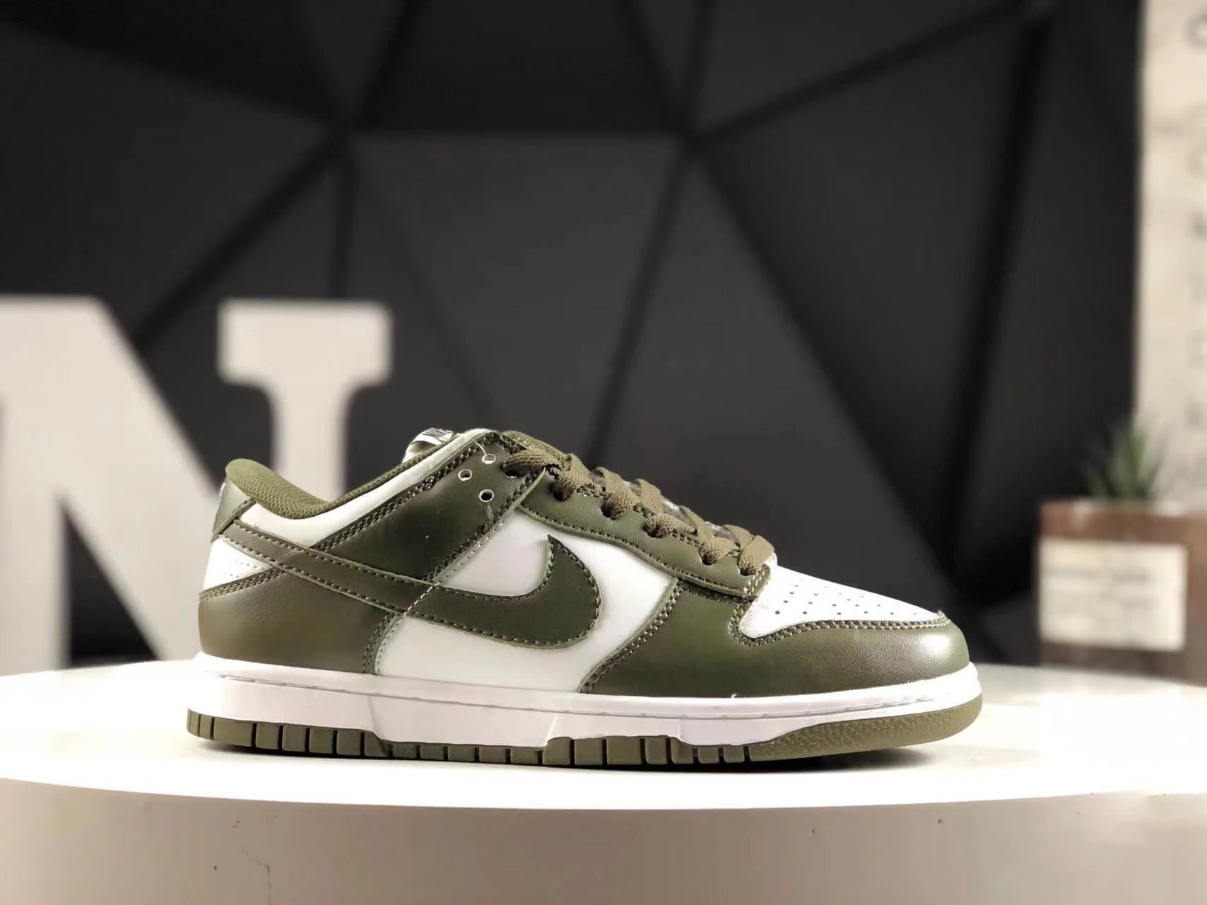 Nike Dunk Low Olive
