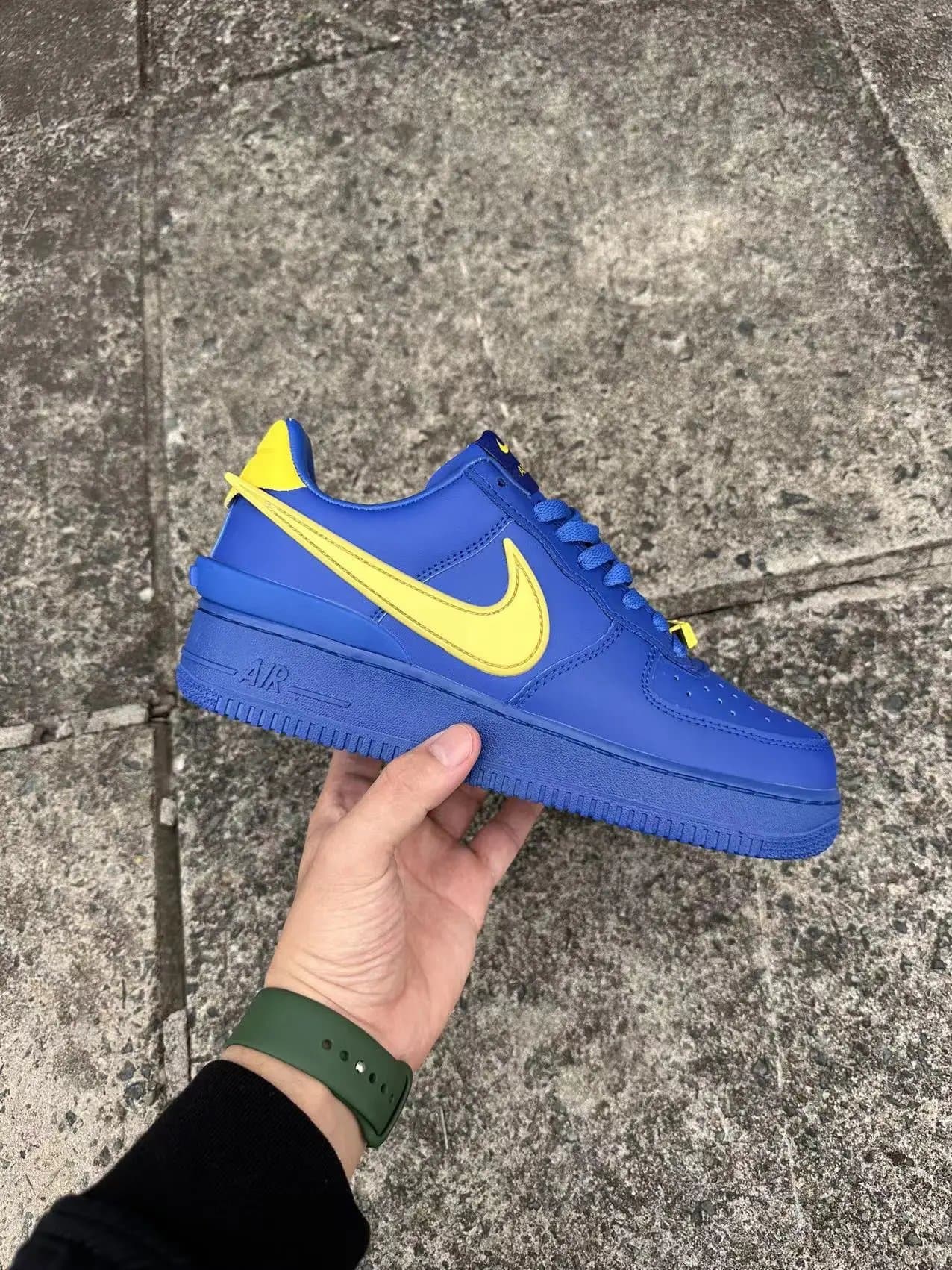 Nike Air Force 1 Low Supreme — 16