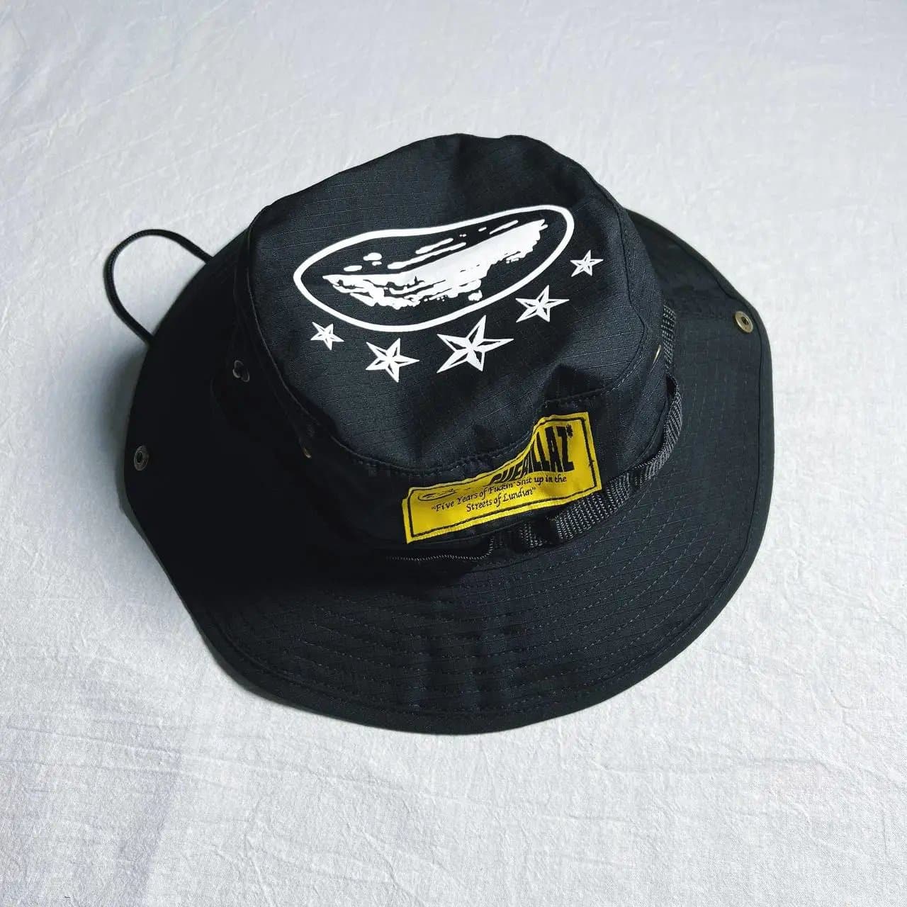 Syna World Beanie Graffiti Logo — 可调节 · 五星 渔夫帽 5 star