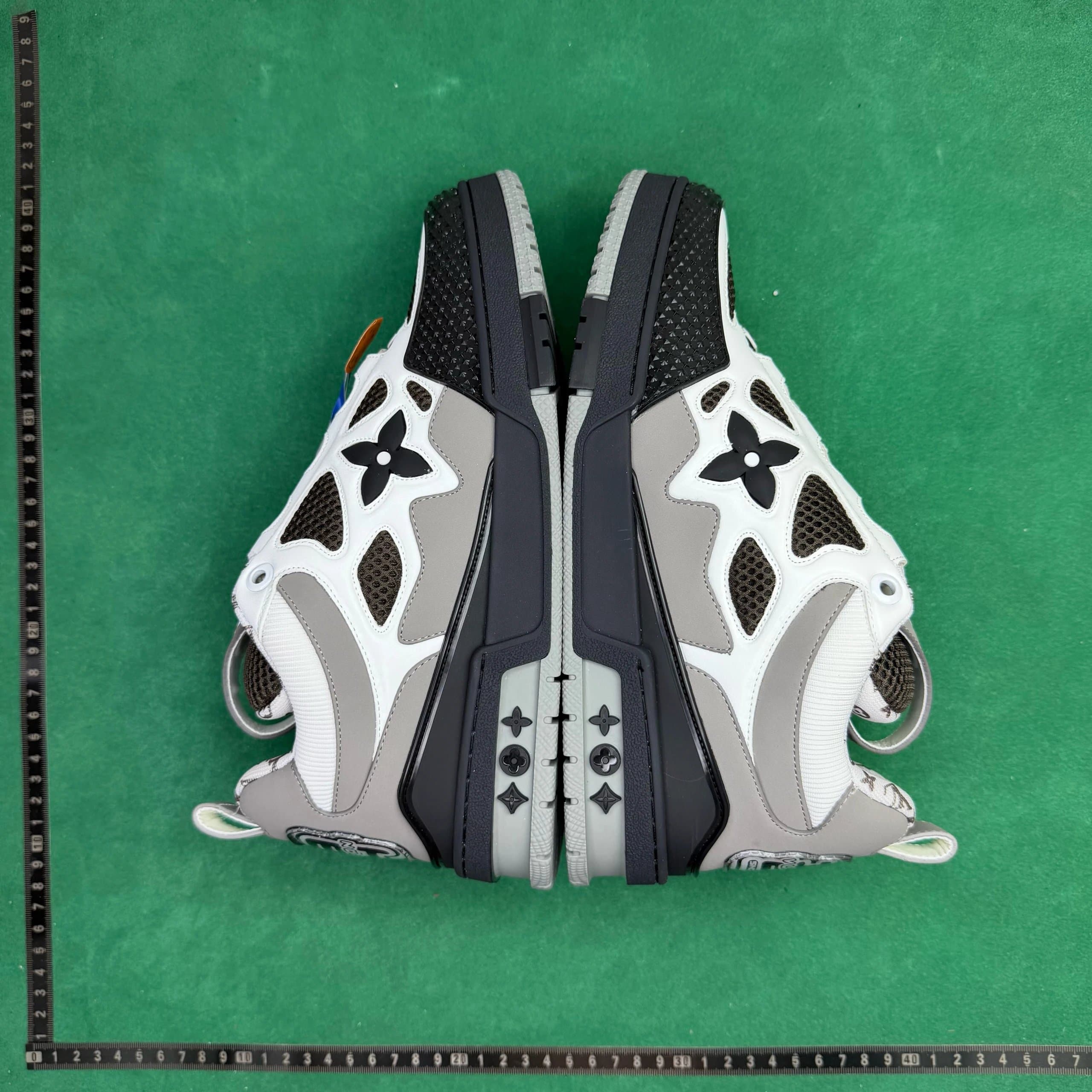 Louis Vuitton LV Trainer Monogram Mesh — 5号黑白灰