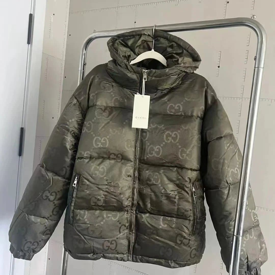 Moncler Puffer Jacket Olive Green with Logo Patch — Gu green