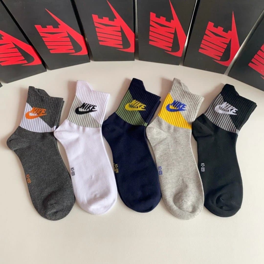 Nike Cushioned Ankle Socks Classic Logo — 39