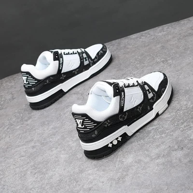 Louis Vuitton LV Trainer Monogram Leather — 白黑