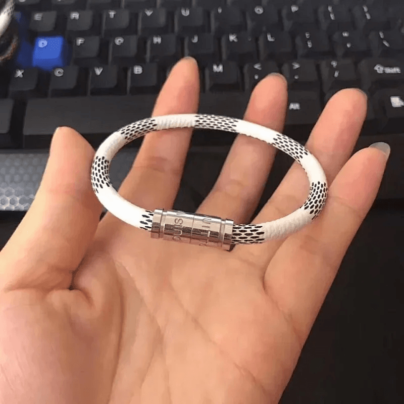 Louis Vuitton Bracelet Monogram Canvas Cord — 银扣白格