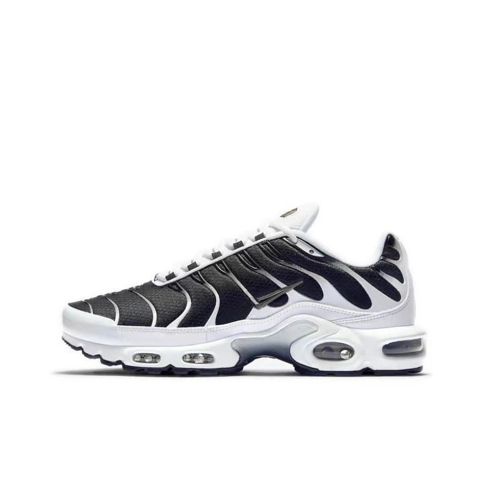 Nike Air Max Plus Black White