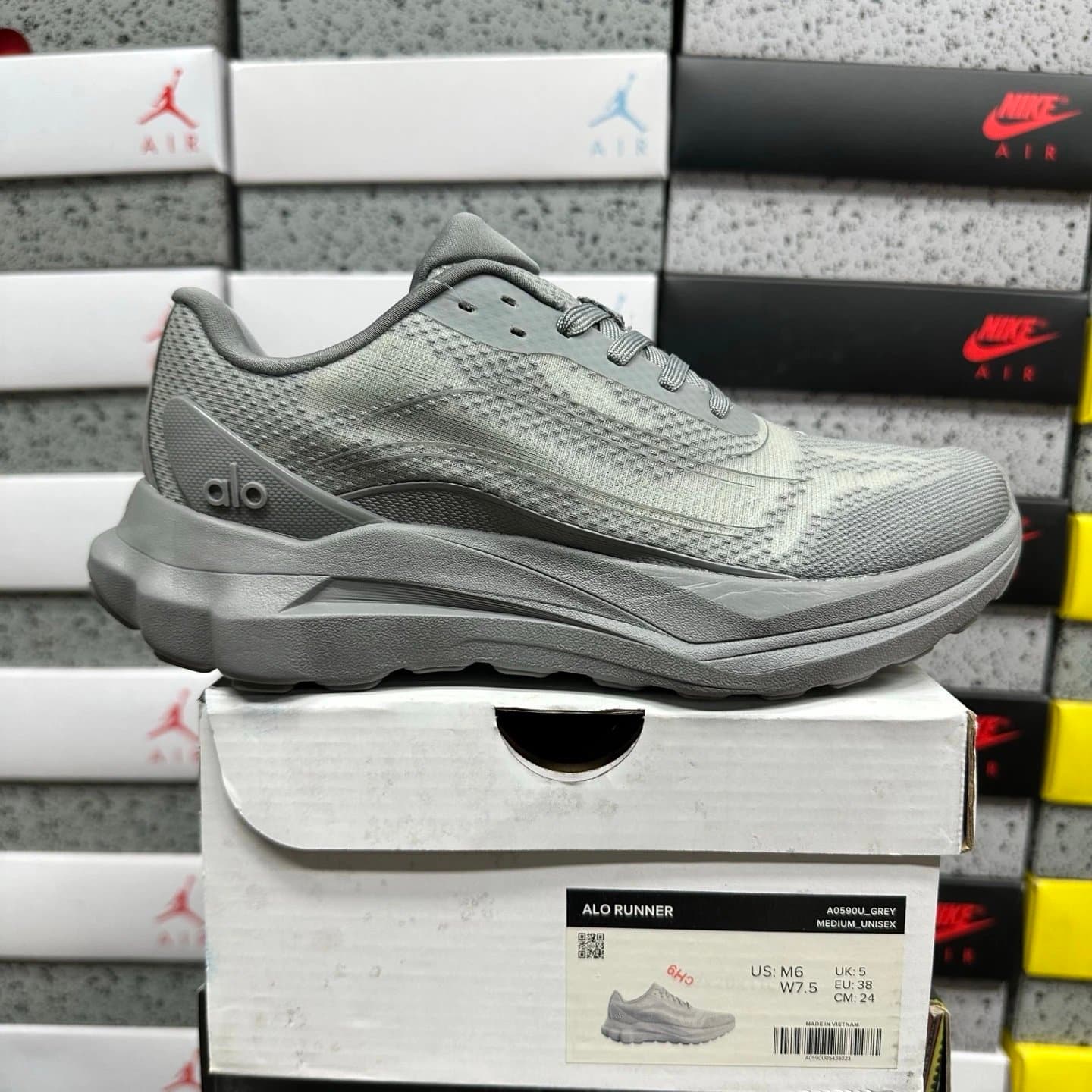 Nike ALO Runner Grey