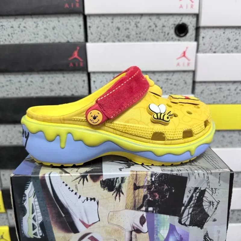 Crocs Classic Clog Winnie the Pooh