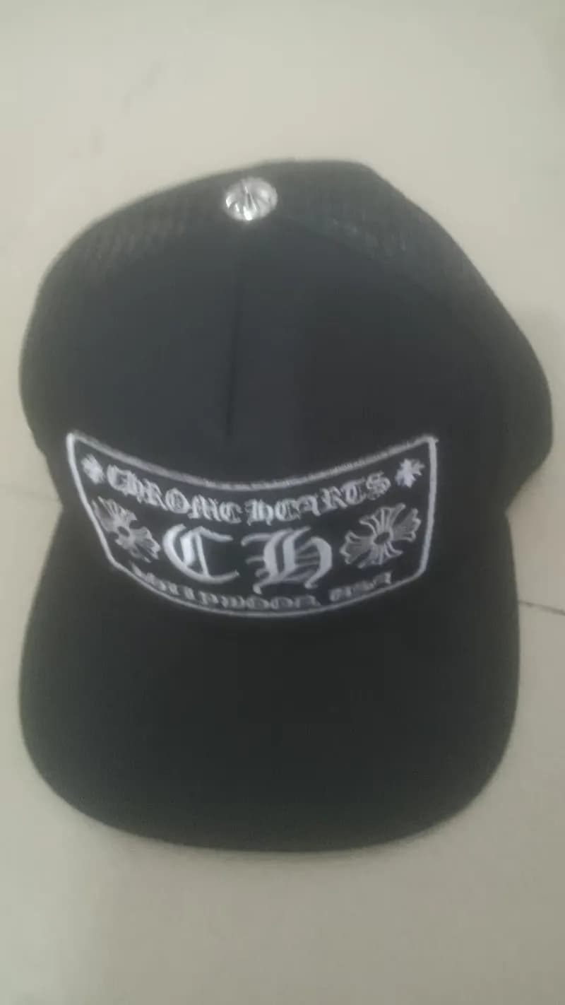 Chrome Hearts Snapback Cap Cross & CH Logo Embroidery — 21 black