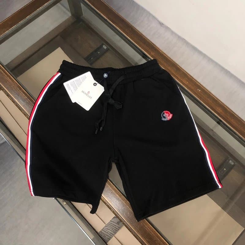 Moncler Logo-Print Shorts North Pole Side Print — 69