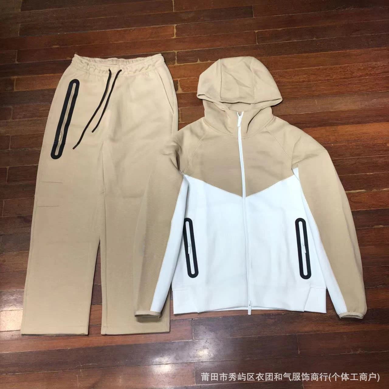 Nike Crewneck Sweatshirt Solid Black — 卡其拼白
