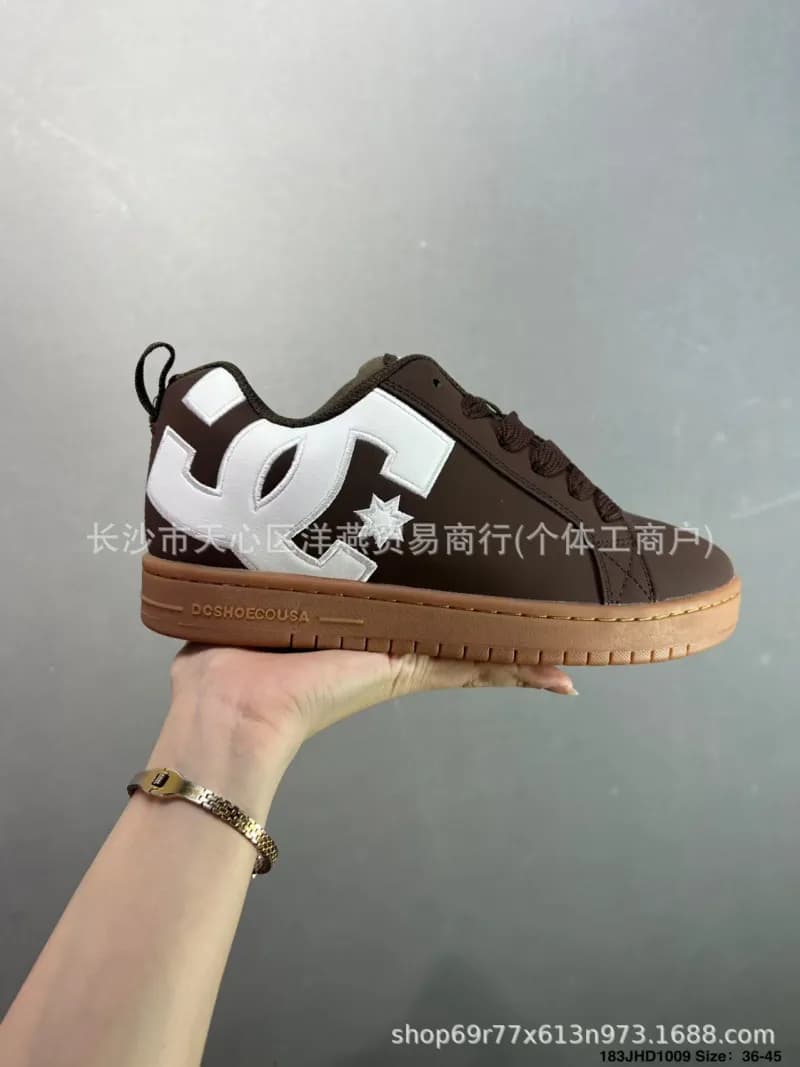 DC Shoes Court Graffik Brown White