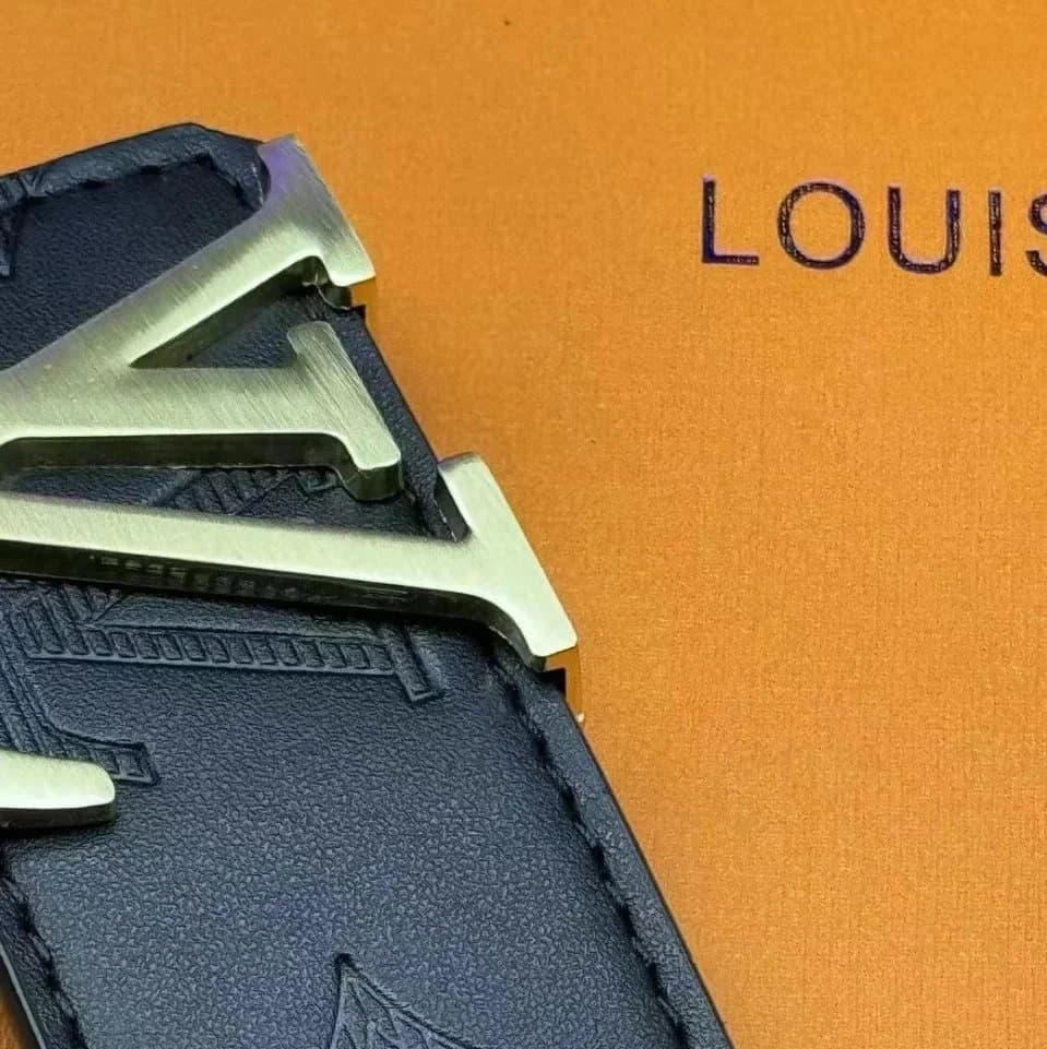 Louis Vuitton LV Initiales Wallet Monogram Eclipse — 大花黑金扣