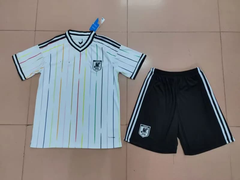 Adidas Venezuela Away Kit White with Blue Yellow Trim — 26日本客场