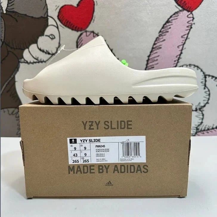 Yeezy Slide Bone — 光面：FW6345