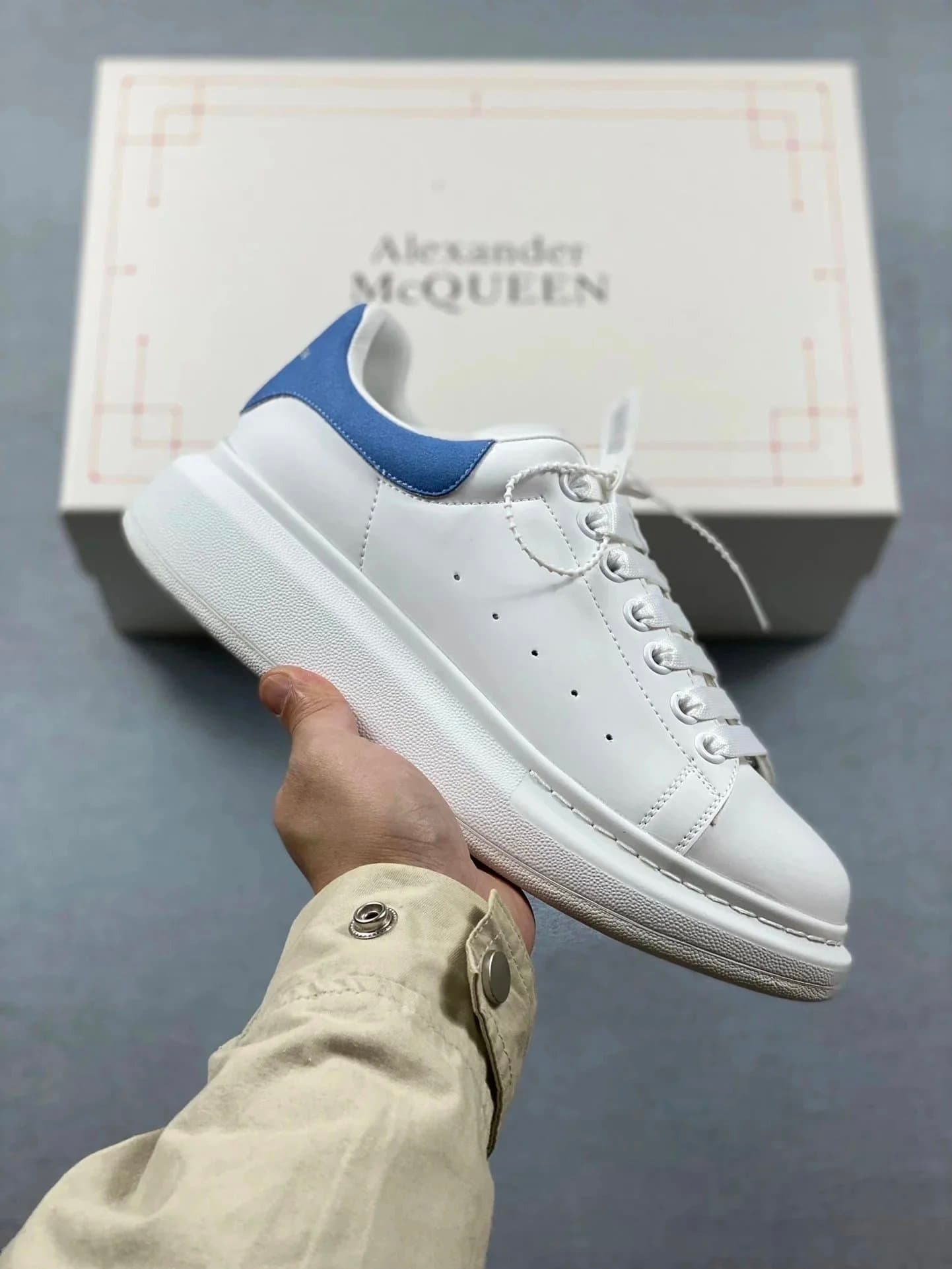Alexander McQueen Oversized Sneaker Triple White — 081253010
