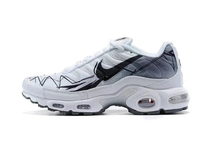 Nike Air Max Plus Black Red — 19