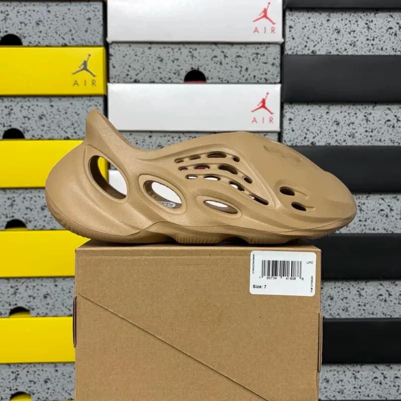 Yeezy Foam Runner Sand
