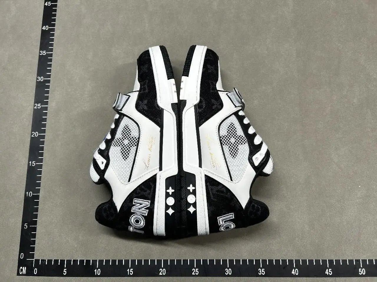Louis Vuitton LV Trainer Monogram Snake — 36