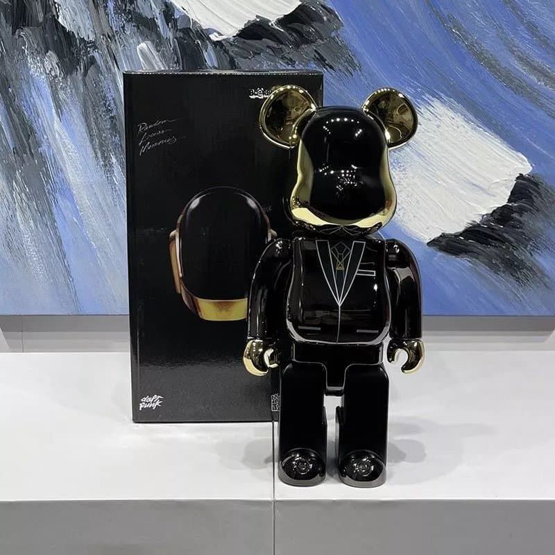 Be@rbrick × KAWS Bearbrick Chrome Lips — Punk gold