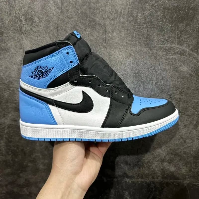 Air Jordan 1 High University Blue