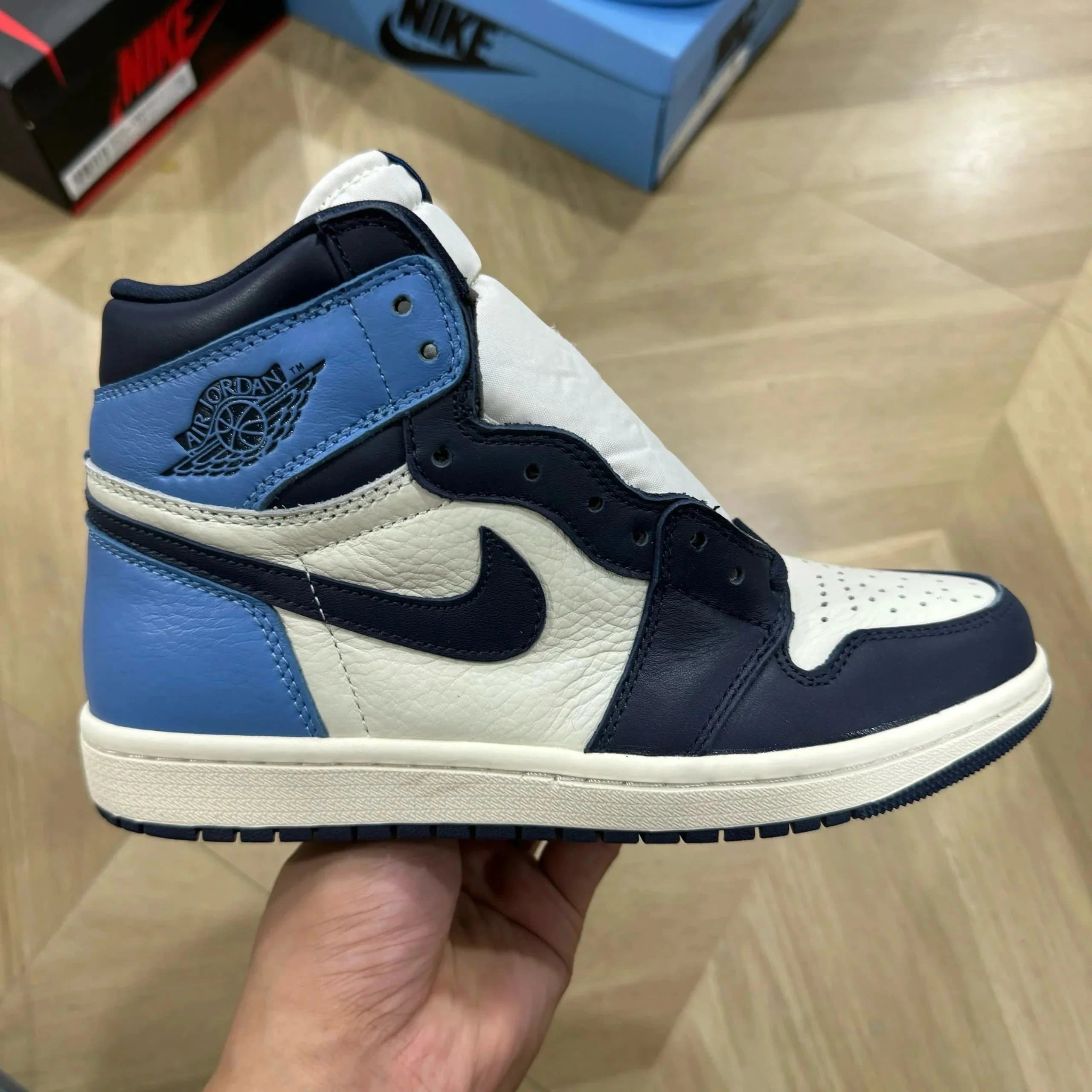 Air Jordan 1 High University Blue