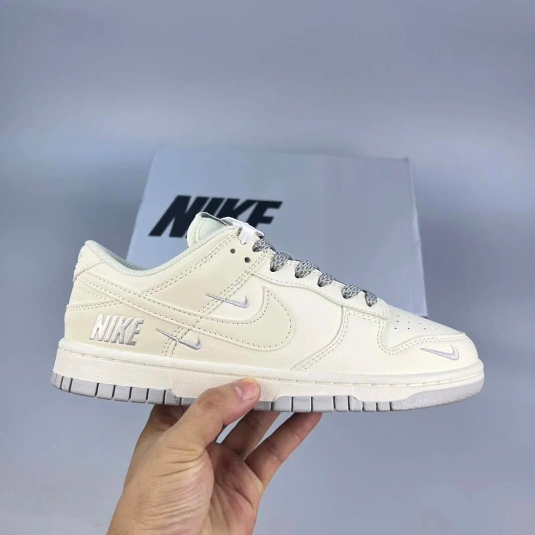 Nike Dunk Low Gucci — A18