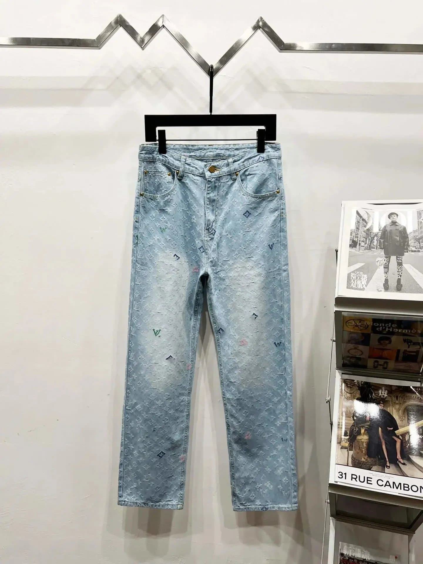 Louis Vuitton Monogram Jeans Distressed — LYK1300