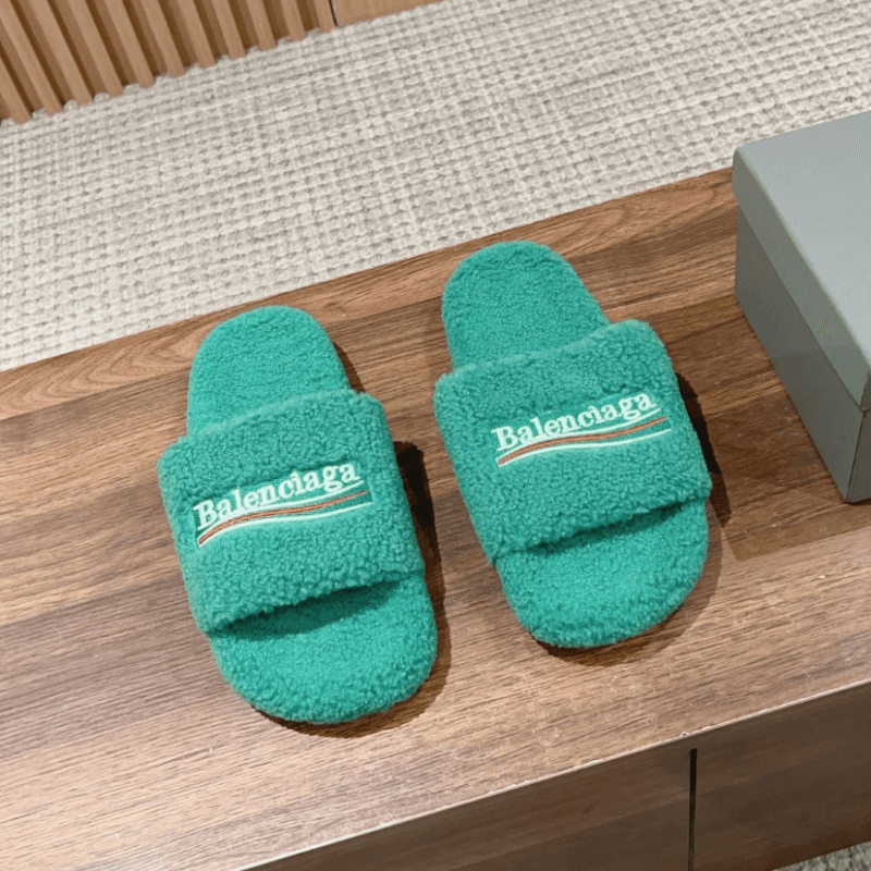 Balenciaga Logo Slides Shearling — 35-45 (Remark: Size info in message☟☟☟） · 绿色