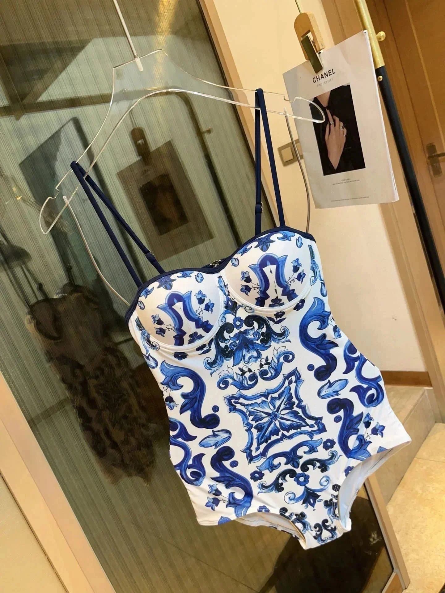 Gucci Tiger Print Bodysuit Jungle Tiger — 030303010