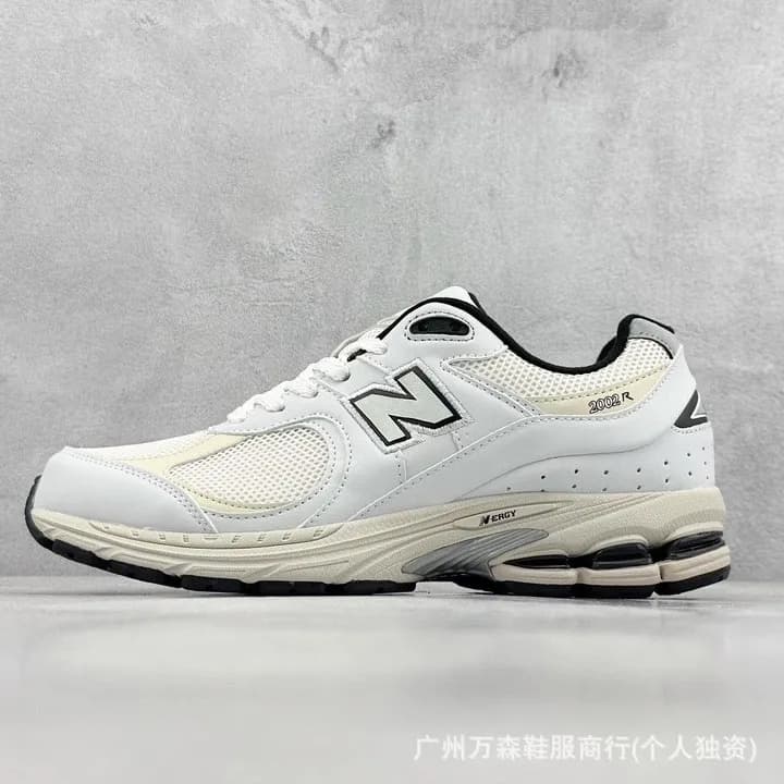 New Balance 2002R Grey Mesh — 米白色