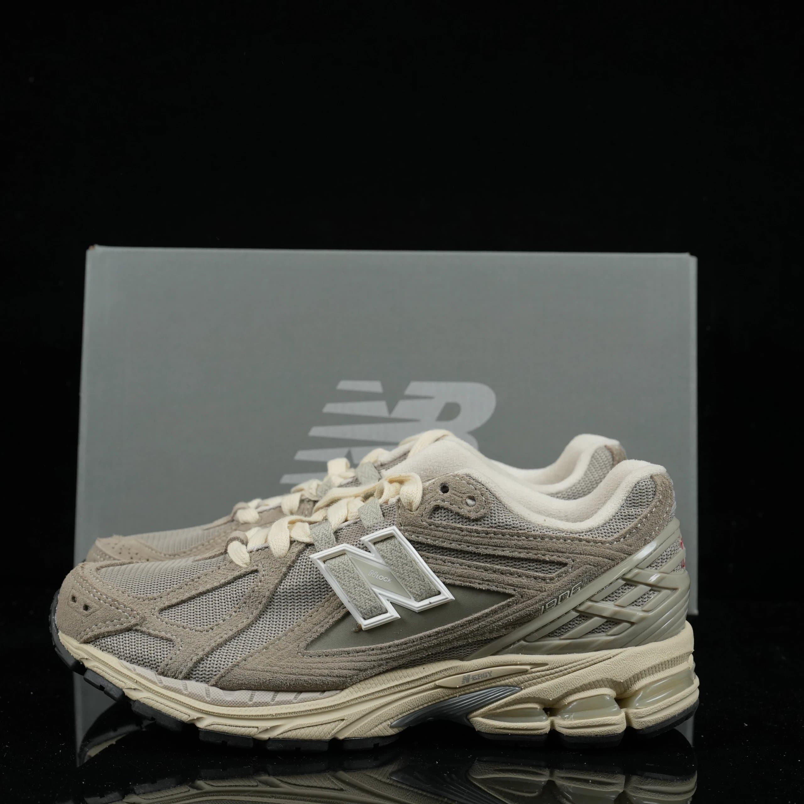 New Balance 1906R White Red — M1906RL · 36-47含半码 （下单尺码备注）