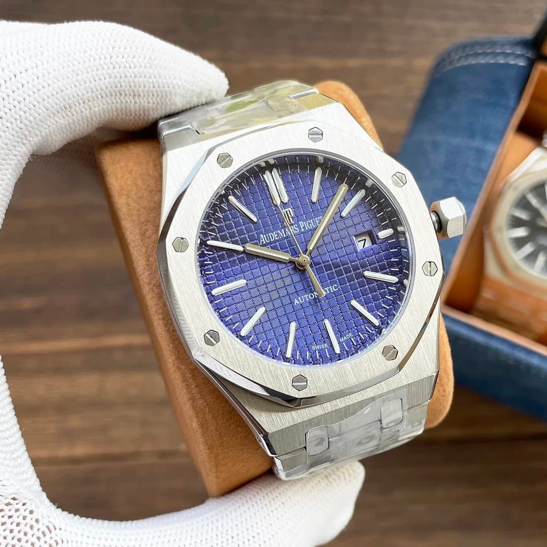 Audemars Piguet Royal Oak Jumbo Extra-Thin — 银壳·蓝盘钢带