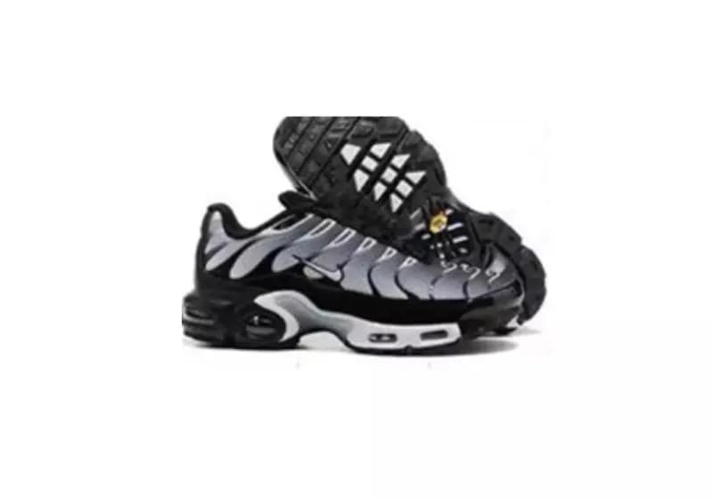 Nike Air Max Plus Spider-Man — 18