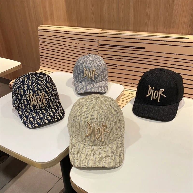 Chanel Baseball Cap CC Logo — A4米色