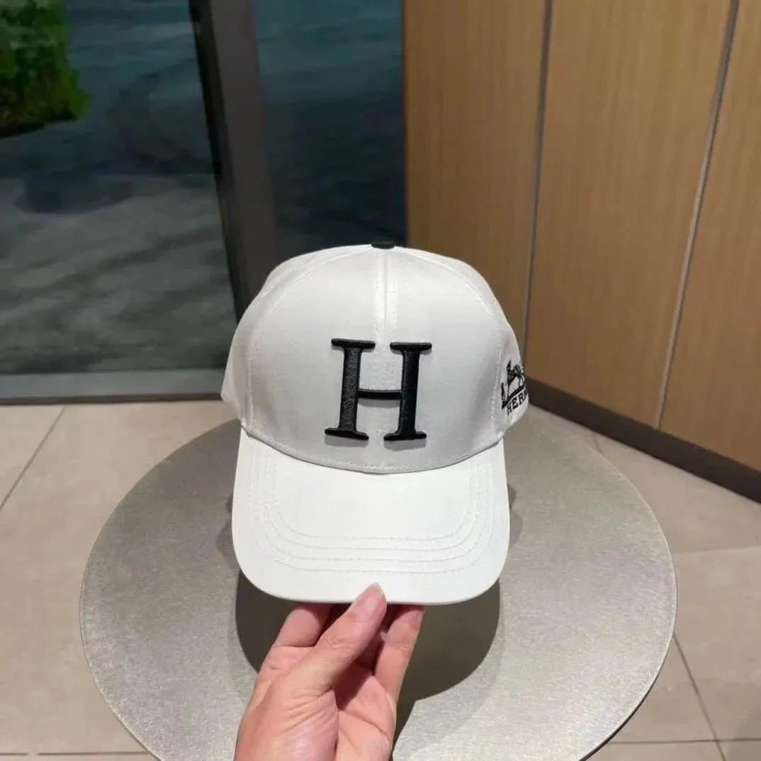 Hermès Cap H Logo — 2
