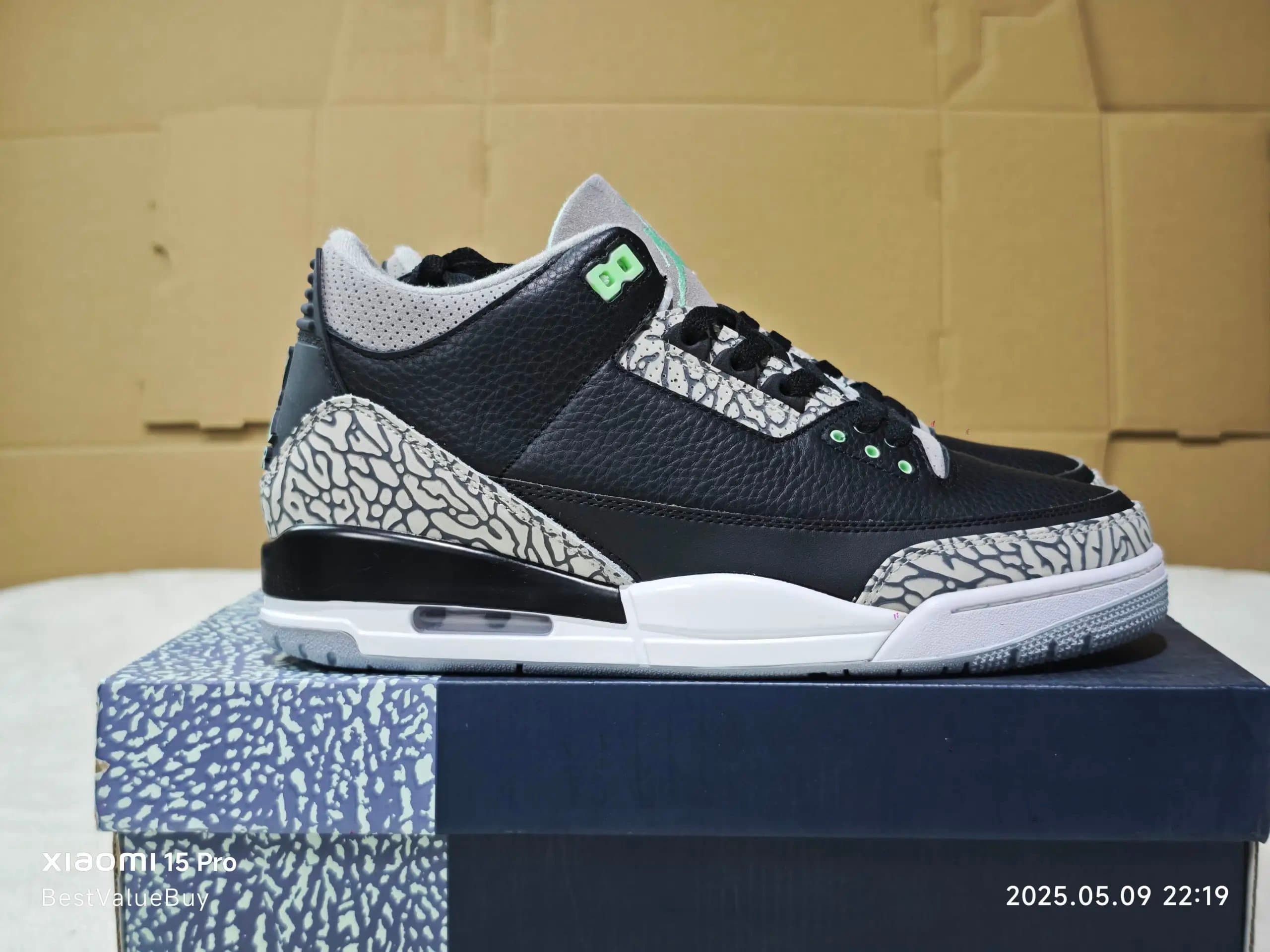 Air Jordan 3 True Blue