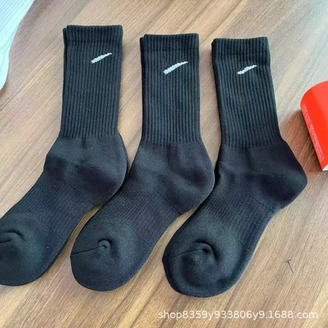 Nike Crew Socks Swoosh Logo