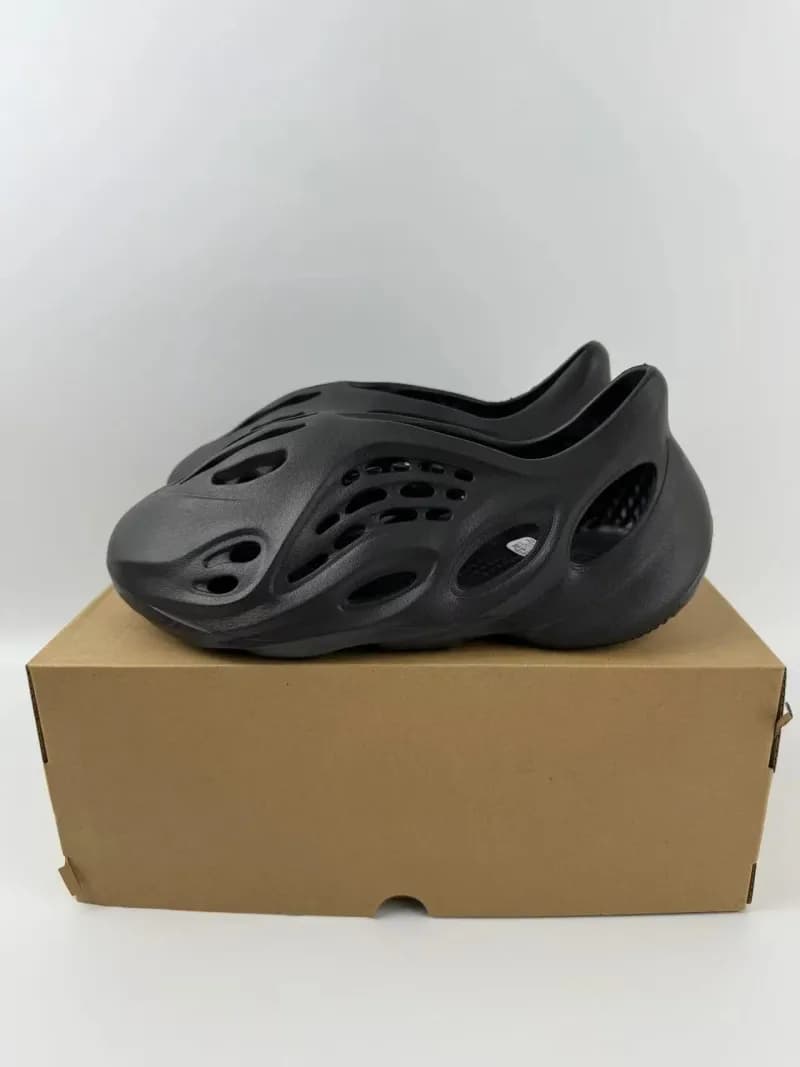 Yeezy Foam Runner Onyx